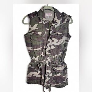 Ecote Sage Green top